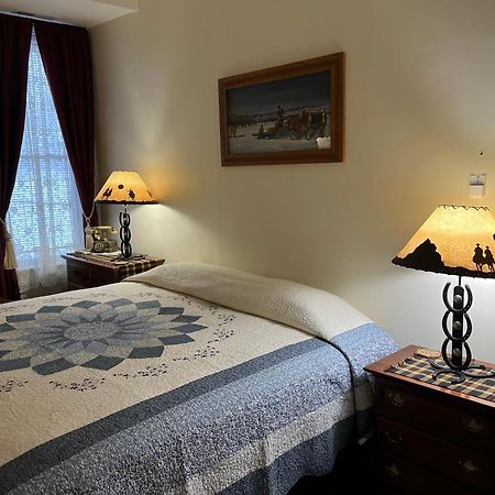 Historic Capitol Hotel Vacation Suites Downtown Буффало Экстерьер фото
